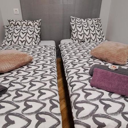 6-Pack Apartment In The Party District 부다페스트 외부 사진