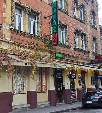 6-Pack Apartment In The Party District 부다페스트 외부 사진