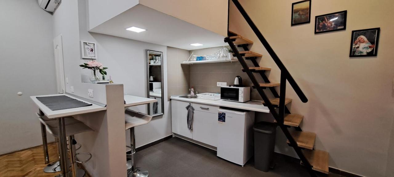 6-Pack Apartment In The Party District 부다페스트 외부 사진