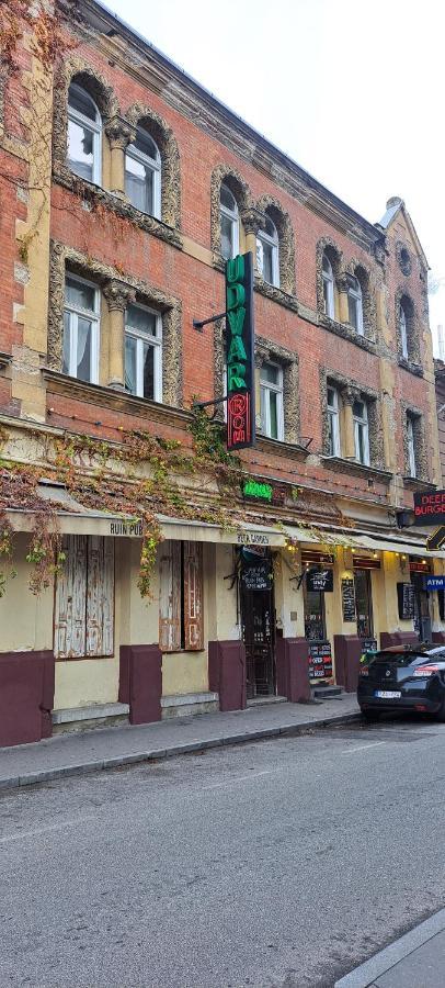 6-Pack Apartment In The Party District 부다페스트 외부 사진